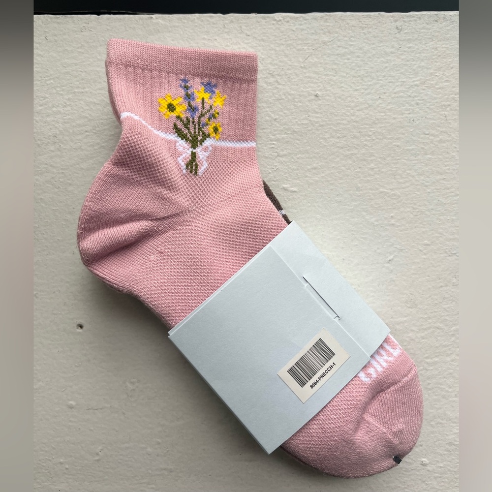 NWT Girlfriend Collective Quarter Crew Flower Socks (2 pairs)